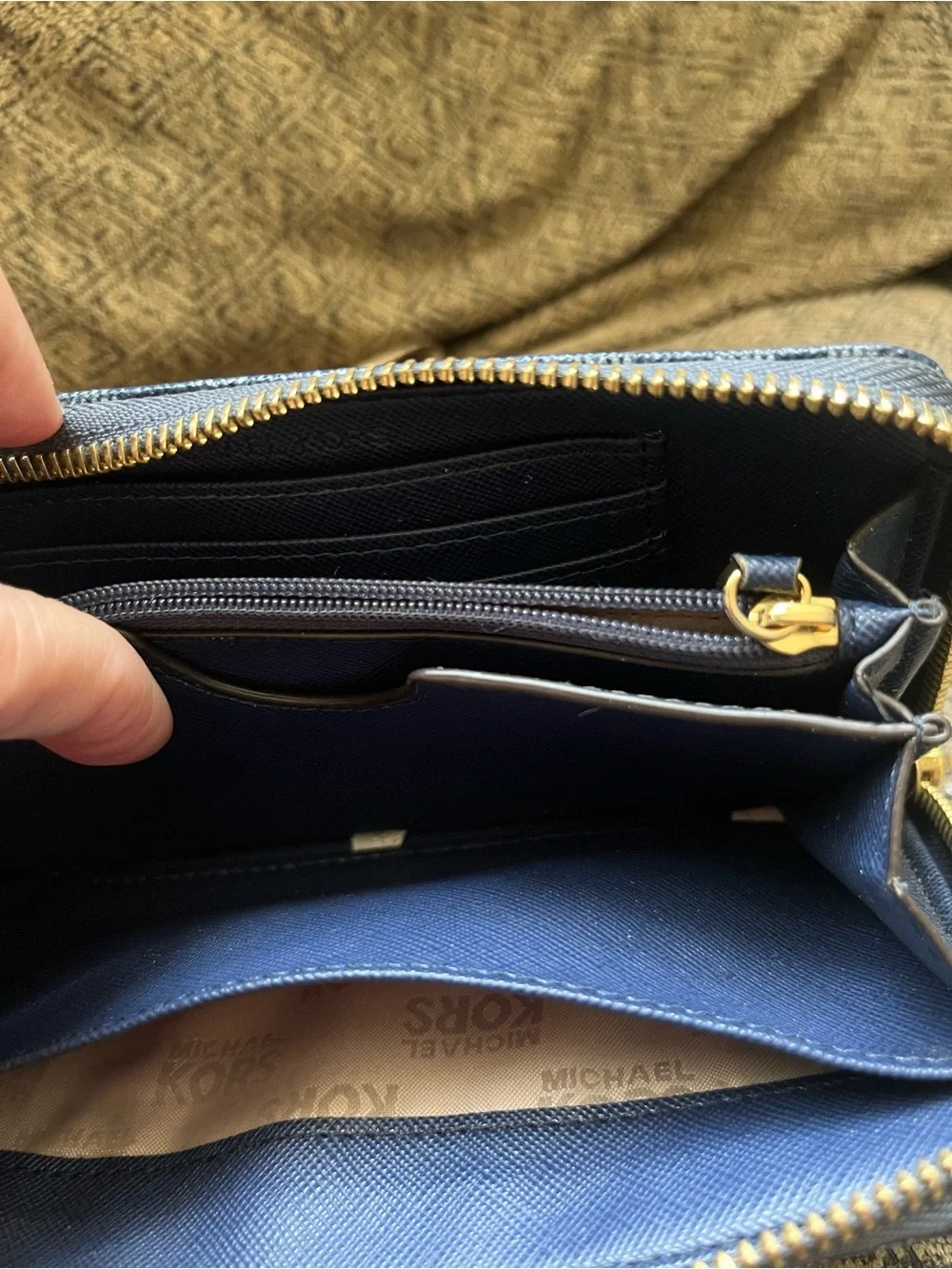 Michael Kors zip around